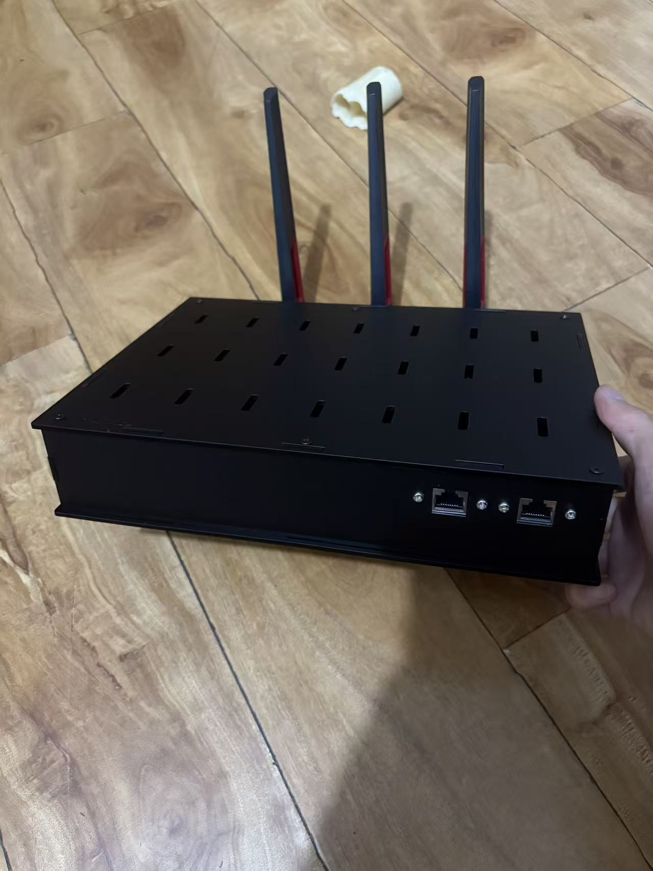 TikTok 软路由内部结构展示